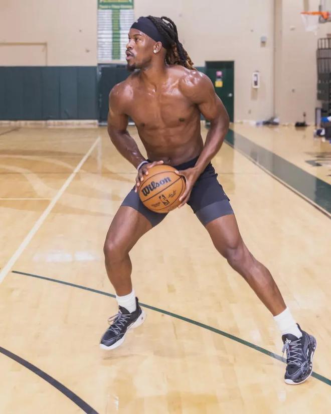 防守反击中 防守反击中